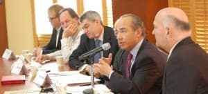 Calderón participó en su primer foro académico de Harvard