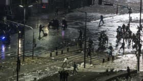 Aficionados provocan disturbios en Argentina, tras derrota en el Mundial