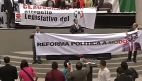 Oposición tomó tribuna del Congreso de Veracruz por "reforma política a modo" para el PRI (Foto)