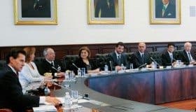 Trabajar con gobernadores sin distingos de partido, ordena EPN a gabinete