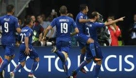 Italia vence 2-0 a España y pasa a cuartos de final en la Euro