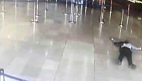 Paris: Abaten a hombre que hirió a policía y trató de quitarle arma a militar