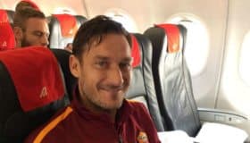 Envían última camiseta de Francesco Totti al espacio