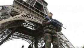 Hombre intenta acuchillar a militar en París