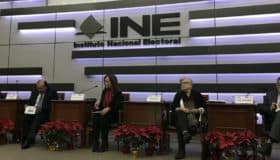 Académicos detallan compra del voto en México; tarjetas Soriana incidieron en elección de 2012