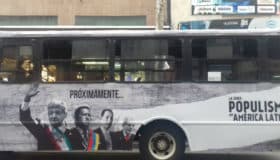 Serie sobre populismo y AMLO, sin permiso de publicidad ni registro en el IMPI