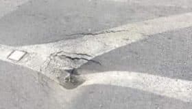 Nuevo “socavoncito” en el Paso Exprés de Cuernavaca, SCT  dice que es “bache” (Video)