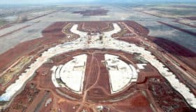 Advierten consecuencias por cancelar el NAIM en Texcoco; el dólar se dispara (Resumen)