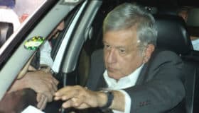 'Proceso' responde a AMLO: "rechazamos el vituperio, indigno de un hombre de Estado"