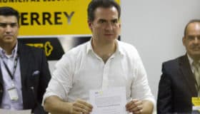 Adrián de la Garza recibe constancia de mayoría como edil electo de Monterrey