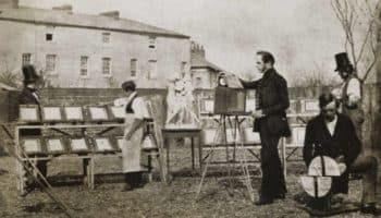 Por primera vez se publica en español ‘Historia social de la fotografía’, de Ando Gilardi