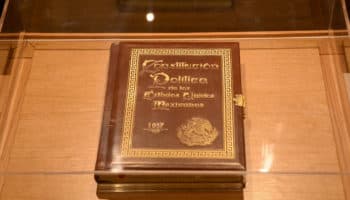 Aristegui en Vivo: Presenta 4T nueva edición de la Constitución; caso Guajardo; careo con Loret; disputa por la UDLAP y más