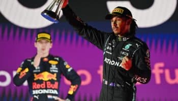 Lewis Hamilton se impone en el accidentado Gran Premio de Arabia Saudita | Video