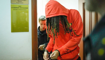 Extienden prisión preventiva para Brittney Griner en Moscú | Video