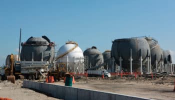 Refinería Dos Bocas pide cerca de 6, 500 mdd más al Gobierno para cubrir obras no contempladas inicialmente: Reuters