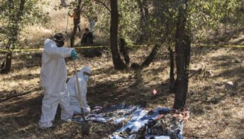 Suben a 31 los cuerpos exhumados en fosas de Tlajomulco, Jalisco