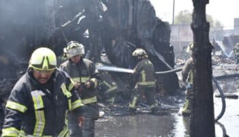 Descarta Sheinbaum extorsión tras incendio en Central de Abasto