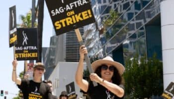 Hollywood rompe negociaciones con actores en huelga, que denuncian "tácticas intimidatorias"
