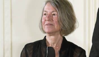 Fallece la poeta galardonada con el Nobel Louise Glück