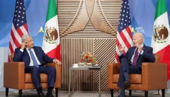 Biden y AMLO discuten drogas y migración en cumbre APEC