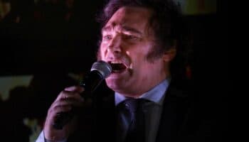 Opositores a AMLO celebran la victoria de Milei