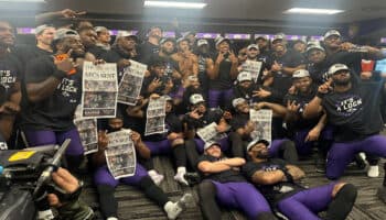 NFL: Aplastan Cuervos a Delfines y amarran la División Norte AFC | Resultados