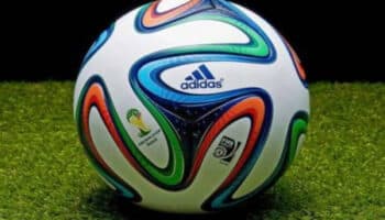 Subastarán uno de los balones de la Final del Mundial Brasil 2014