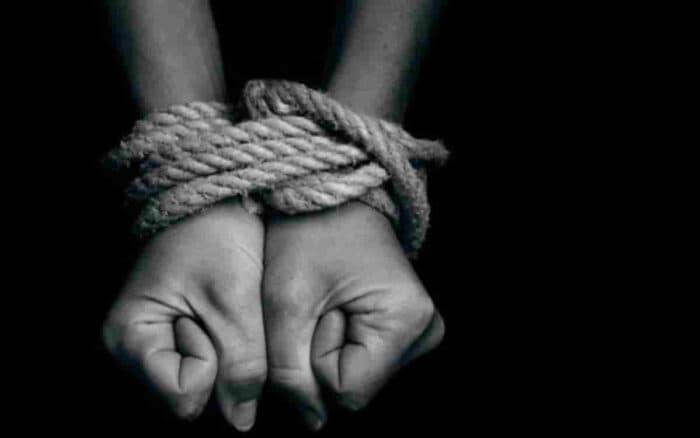 Detienen a mujer por secuestro y asesinato de productor de aguacate