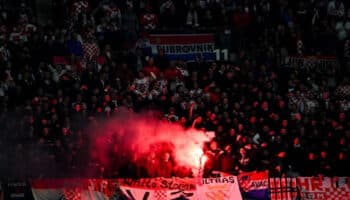 Detienen a aficionados croatas por hacer el saludo nazi