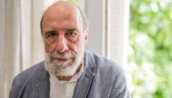 El poeta Raúl Zurita presenta 'Verás: El último proyecto' en Casa del Lago UNAM