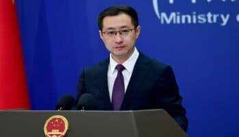 Amenazas arancelarias de EU a Rusia no solucionan nada en Ucrania: China | Video