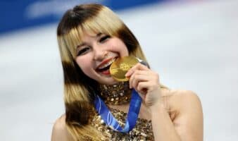 Milano-Cortina 2026: Corona Alysa Liu su regreso a las pistas de hielo con la medalla de oro | Video