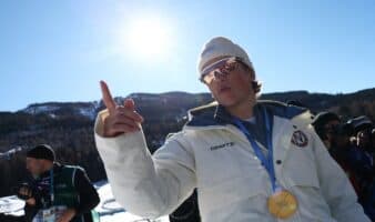 Milano-Cortina 2026: Johannes Hosflot Klaebo se llena el pecho de oro | Video