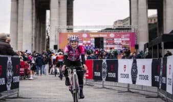 Mejora ciclista italiana tras su fortísima caída en la Milán-San Remo 2026 | Video