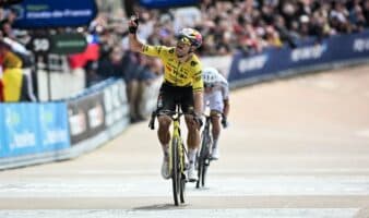 Ciclismo | Van Aert doblega a Pocagar y se corona en la París Roubaix 2026 | Video
