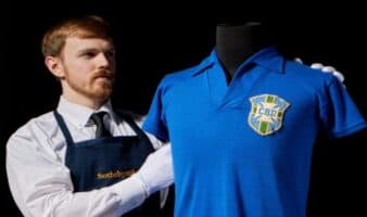 Subastarán playera que usó Pelé en el Mundial Suecia 1958 estimada en 6 millones de dólares