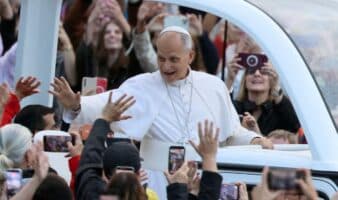 El papa León XIV no necesitará tratamiento tras extirparle el cáncer en el pulmón