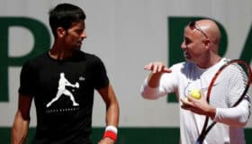Deja Andre Agassi la esquina de Novak Djokovic (Video)