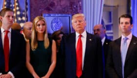 Fiscal de Nueva York demanda a la Fundación de Trump por conductas ilegales