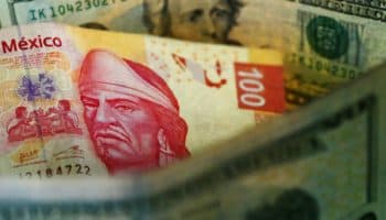 Peso mexicano cae ante preocupación por economía