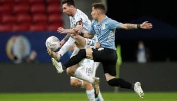 Argentina vence 1-0 a Uruguay y lidera grupo en Copa América