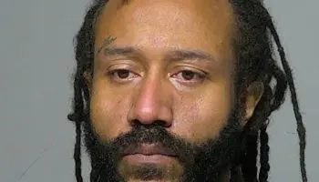 Él es Darrell Brooks, acusado de atropellar a multitud en desfile navideño