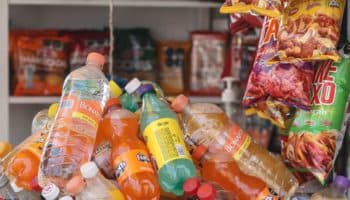 Venta de comida chatarra en escuelas crea ambientes que dañan la salud de menores: REDIM | Video