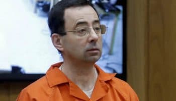 Libran cargos exagentes del FBI que ignoraron acusaciones de abuso sexual de Larry Nassar