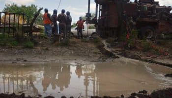 Mineros cumplen 18 días atrapados en 'El Pinabete'; introducen cámara 360º para localizar filtraciones de agua