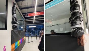 'Adornan' estación de Cablebús con 'cuerpos' embolsados por Día de Muertos | Fotos
