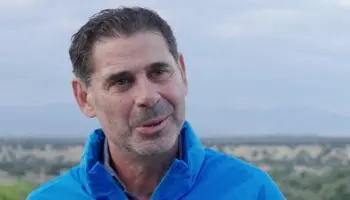 "Sabemos que Chivas tiene una identidad, es diferente al resto": Fernando Hierro | Video