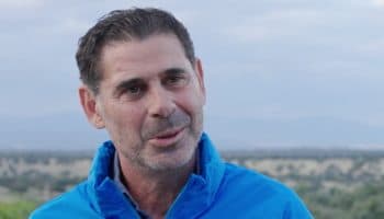 "Sabemos que Chivas tiene una identidad, es diferente al resto": Fernando Hierro | Video