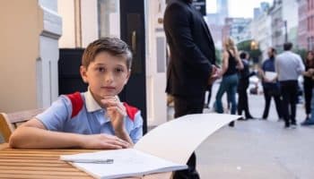 Él es el 'pequeño Picasso', tiene solo 11 años y vende cuadros en miles de dólares; esta es su historia