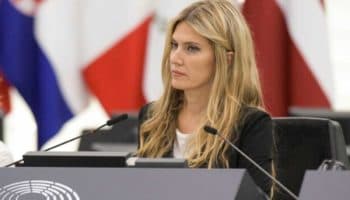 Imputan a vicepresidenta de la Eurocámara por presuntos sobornos de Qatar
